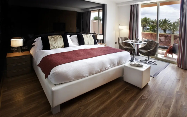 Sir Anthony Hotel