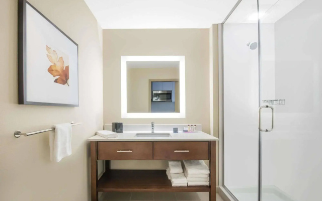 Hawthorn Suites by Wyndham Fargo