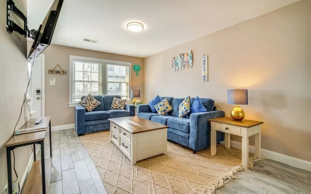 Bright Brigantine Townhome: Steps to Beach Access!