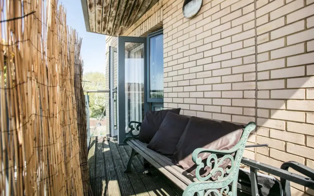 Clapham 1 Bedroom Flat With Balcony