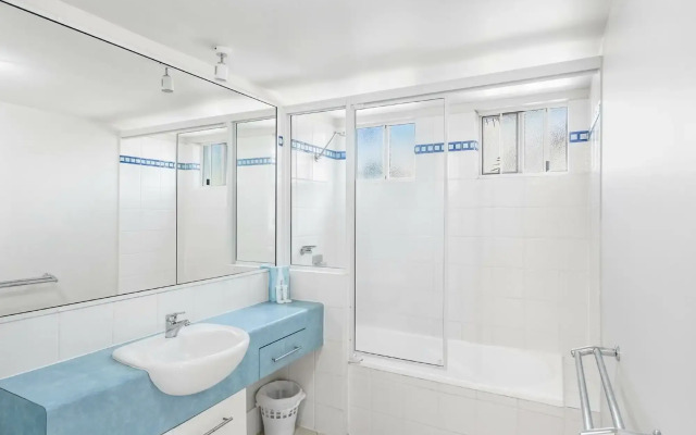 North Cove Waterfront Suites