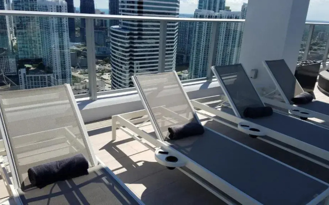 Downtown Miami Deluxe Apartment