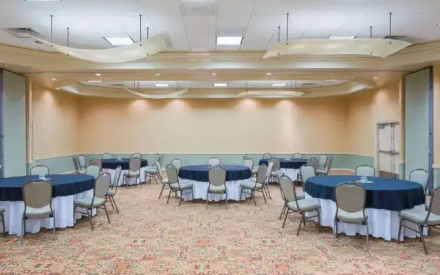 Phoenix Place Hotel & Suites