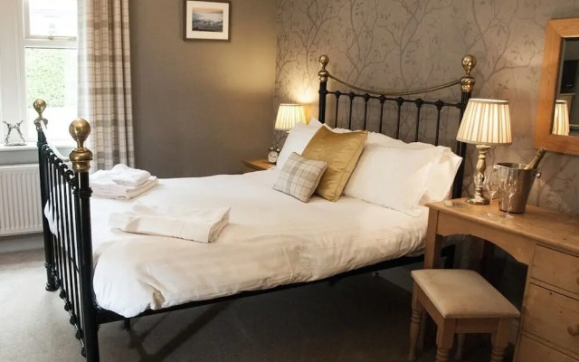 The Poplars Rooms & Cottages