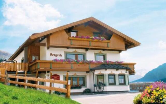 Отель Gästehaus Bergruh вид на фасад