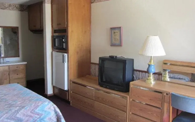 Warrick Plaza Inn