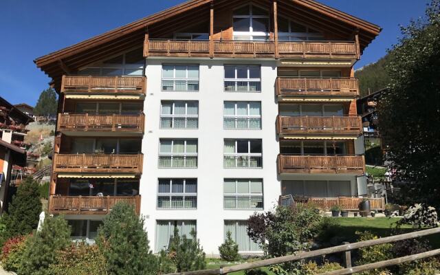 Отель Mountain Exposure Luxury Chalets & Penthouses & Apartments Швейцария, Церматт - отзывы, цены и фото номеров - забронировать отель Mountain Exposure Luxury Chalets & Penthouses & Apartments онлайн вид на фасад