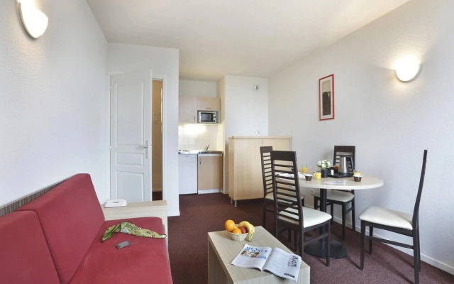 Elegant Vineyard Stay for Three