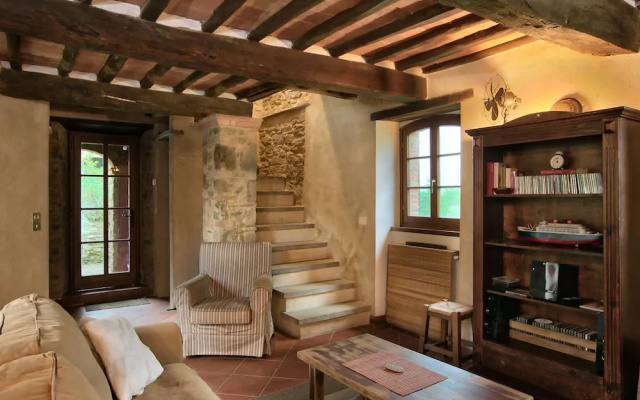 Magnificent Farmhouse in Lucignano With Swimming Pool