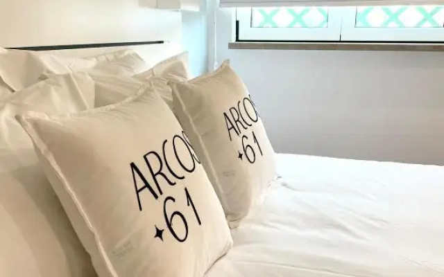 Arcos 61