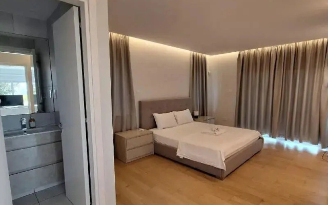 Emerald Bay Suites