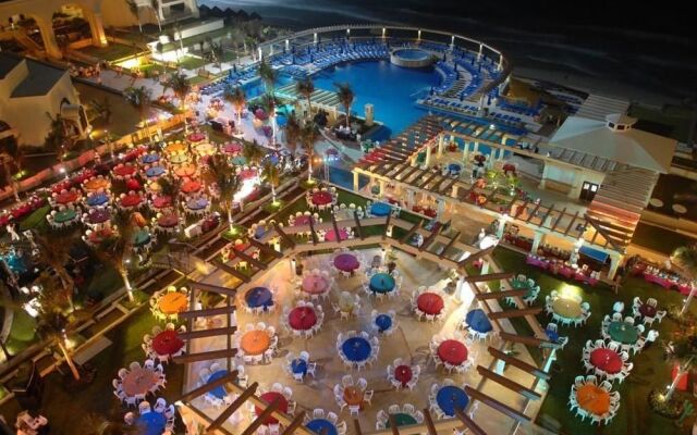 Отель Marriott Cancun Resort вид на фасад
