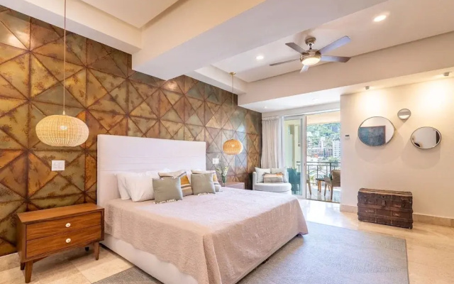 Ocean Front Amazing Views and Location Sleeps 8