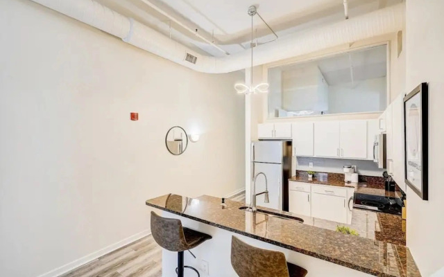 TWO CozySuites Apt w Skybridge Access 2
