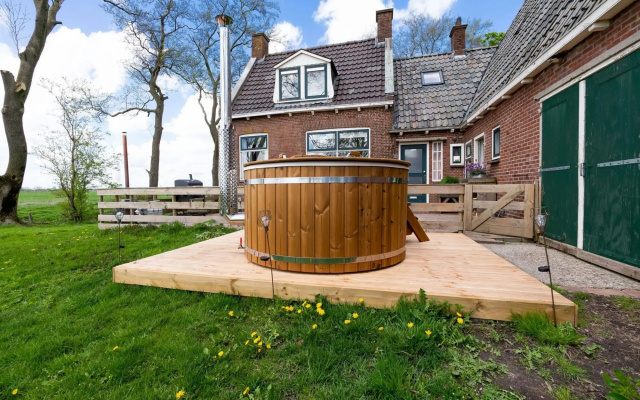 B&B Farm Grutsk in Suwald With Private Harbour