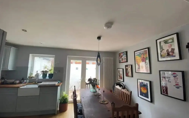Spacious & Central 2BD House - Brighton