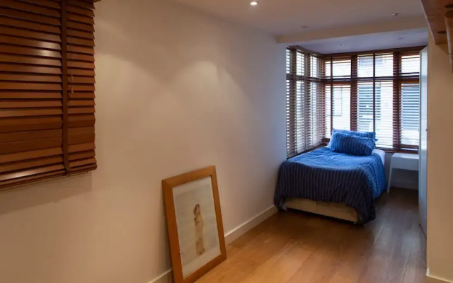 3 Bedroom House In Bayswater