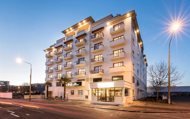 Fino Hotel & Suites