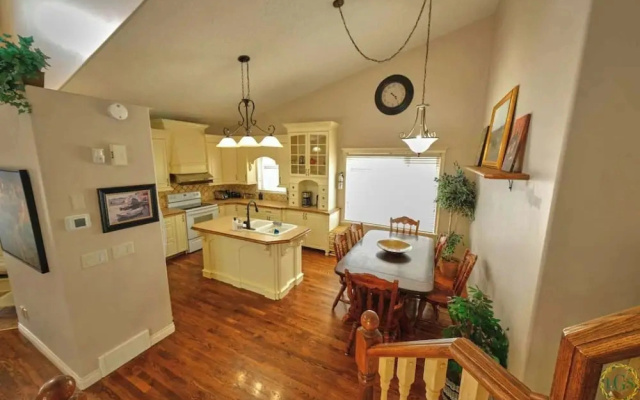 Arbour Crest by Grenadier Luxury suites