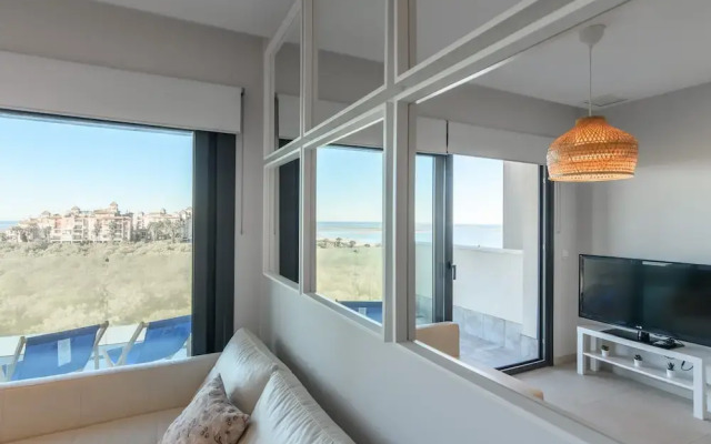 Modern Apartment With Shared Pool