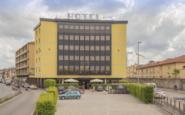 Hotel San Pietro In Verona Italy From 115 Photos Reviews
