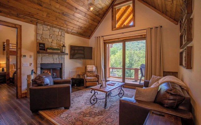 2 Bears Retreat at Eagles Nest