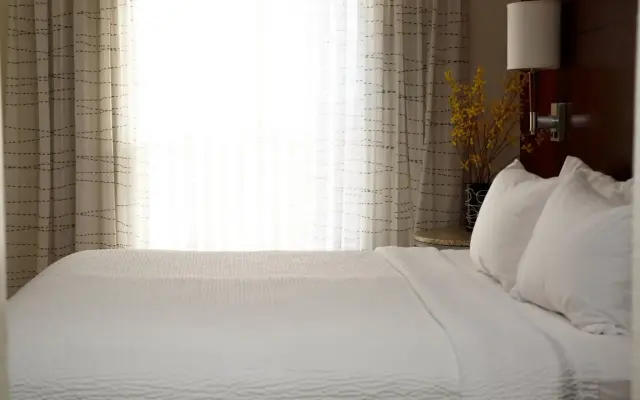 MainStay Suites Appleton Airport - Fox River Mall Area