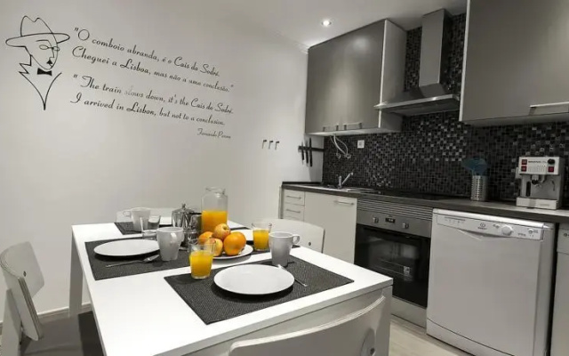 Beautiful&Charming Poets House