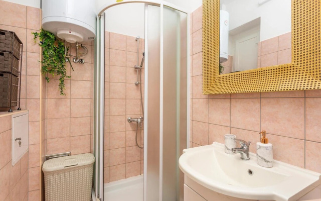 Nice Apartment in Rijeka With Wifi and 1 Bedrooms