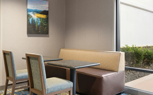 Hampton Inn & Suites Boise-Meridian