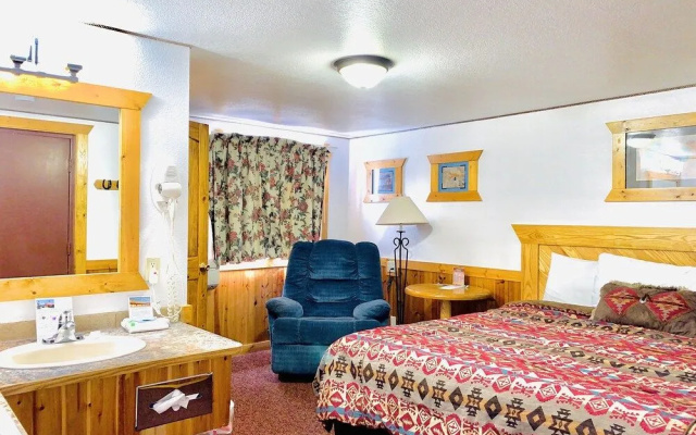 Livingston Inn - Historic
