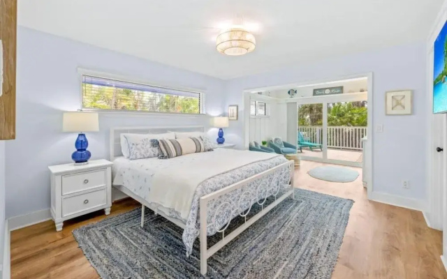 11431 Dickey Lane-kaztiva 3 Bedroom Home by RedAwning