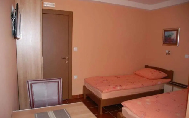 Letnjikovac rooms
