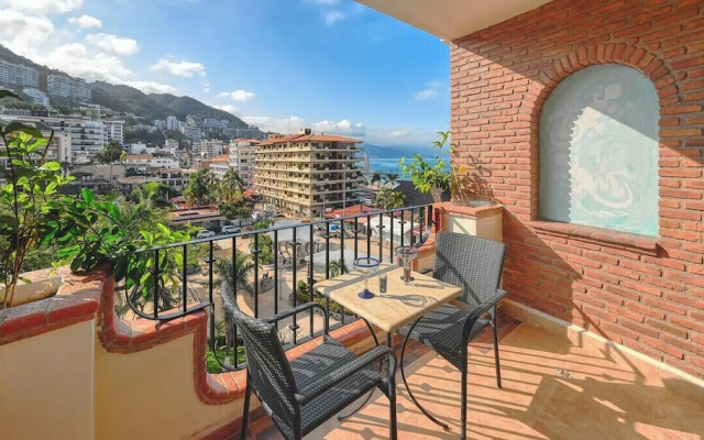 Ocean View 1Br Condo-balcony-beach-pool - 606