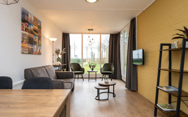 Holiday Home on Texel With Conservatory