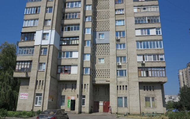 Отель Royal Suite near Lake Сумы вид на фасад