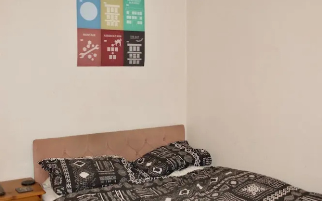 Cosy 2 Bedroom Flat off the Royal Mile