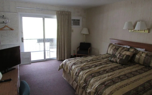 The Lake George Inn