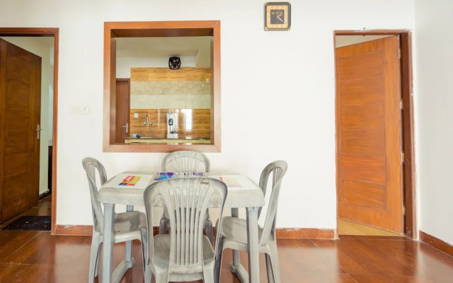 OYO 13160 Home City Heart 3BHK Mall Road
