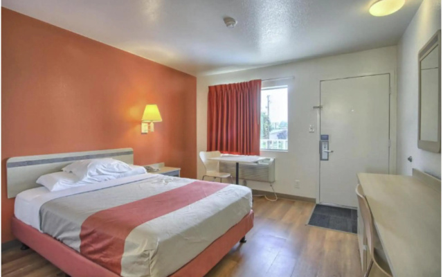 Motel 6 New Cumberland, PA - Harrisburg - Hershey South