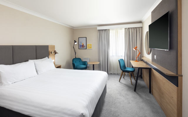 Holiday Inn Reading South M4 Jct11 by IHG