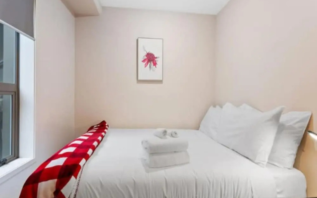 Uptown Two Bedroom Apartment With The Essentials