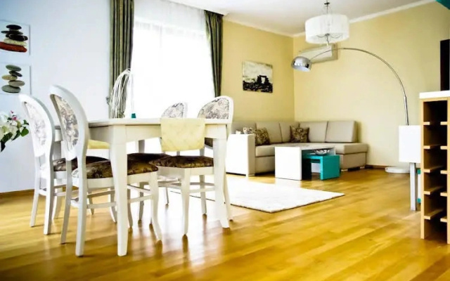 Private Residence Amaranth Apartments