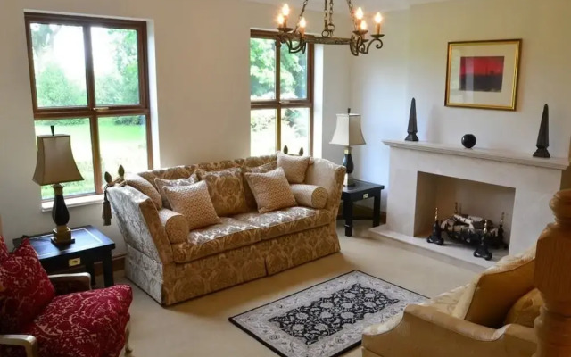 Llwyn Helyg Country House
