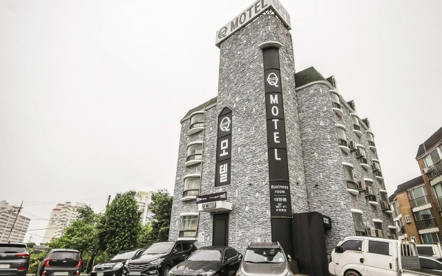 Q Motel Wanju