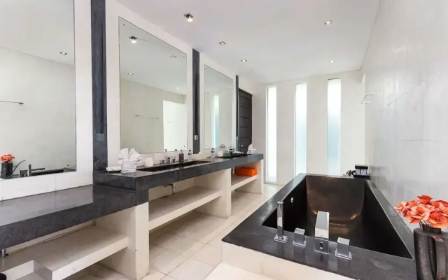 Beautiful Villa With Private Pool, Bali Villa 2001
