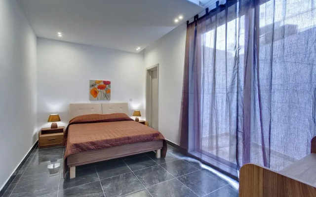 Luxury Apt Prime Location, Sliema