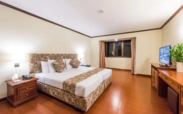 Апартаменты Omni Tower Direct Rooms Sukhumvit Soi 4