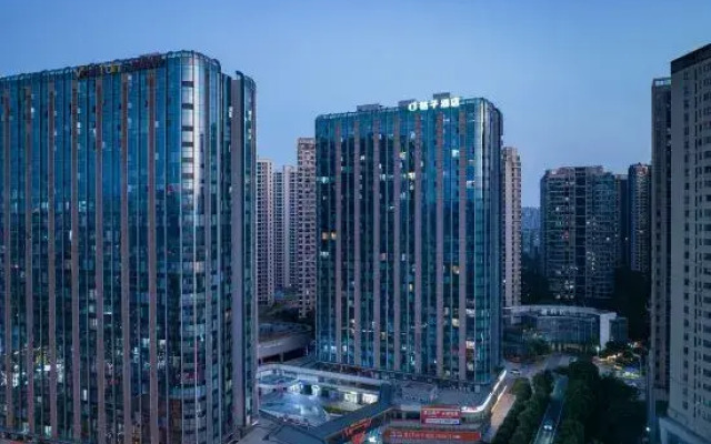 Orange Hotel (Changsha University of Technology Tujiachong Subway Station)