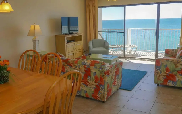 Landmark Holiday Beach Resort a VRI Resort